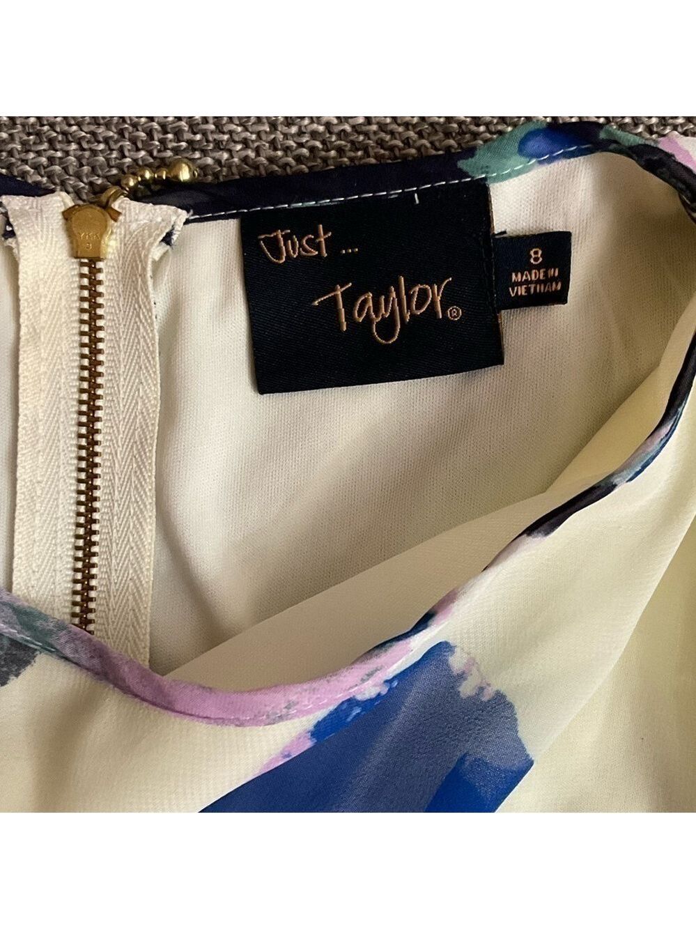 Just Taylor Women’s Chiffon Floral Abstract Dress 8 Used - Picture 10 of 12
